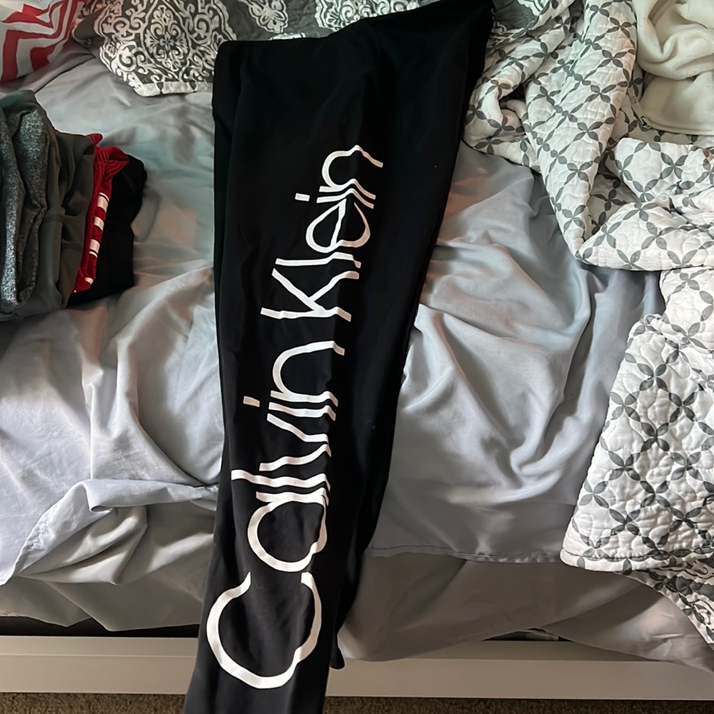 size Medium Calvin Klein legging like new worn once